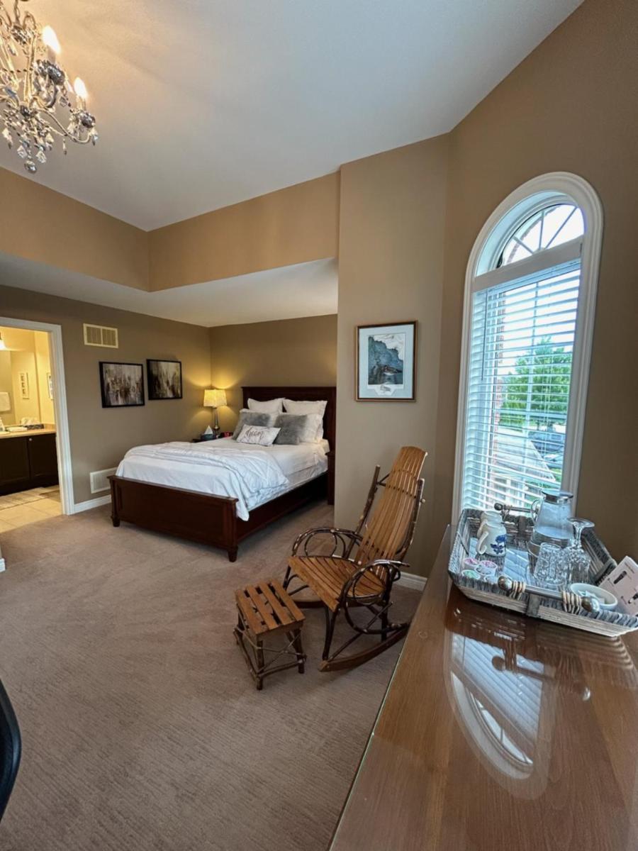 Willow Pond Satellite B&B ポートペリー エクステリア 写真